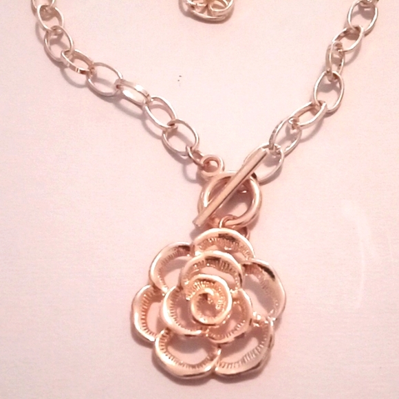 #134.    3 Piece Necklace Bundle - Picture 2 of 8